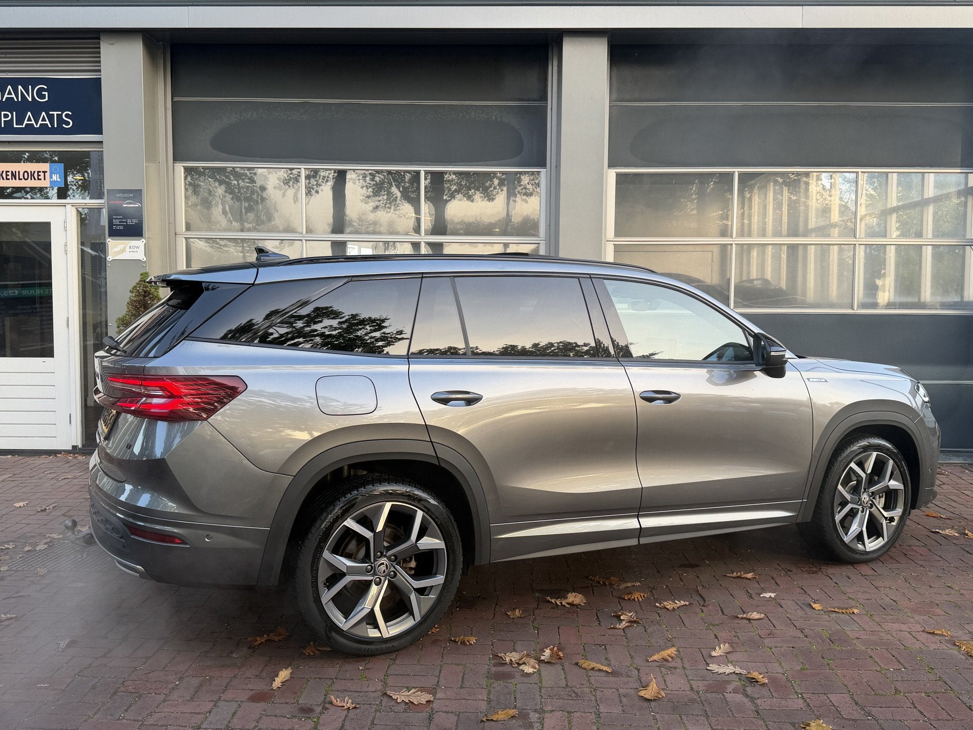 Skoda Kodiaq 1.5 TSI PHEV Sportline Business Panodak | Canto, Auto's, Dealer onderhouden, 4 cilinders, Origineel Nederlands, Bedrijf