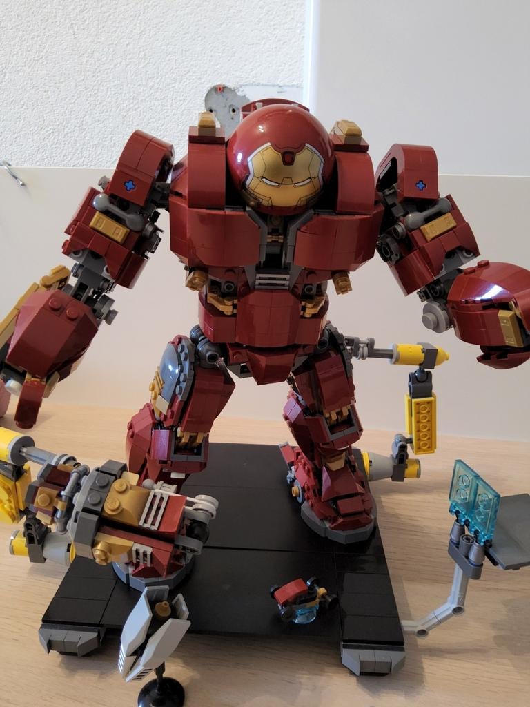Lego super heroes 76105 marvel hulkbuster, Ophalen of Verzenden, Zo goed als nieuw