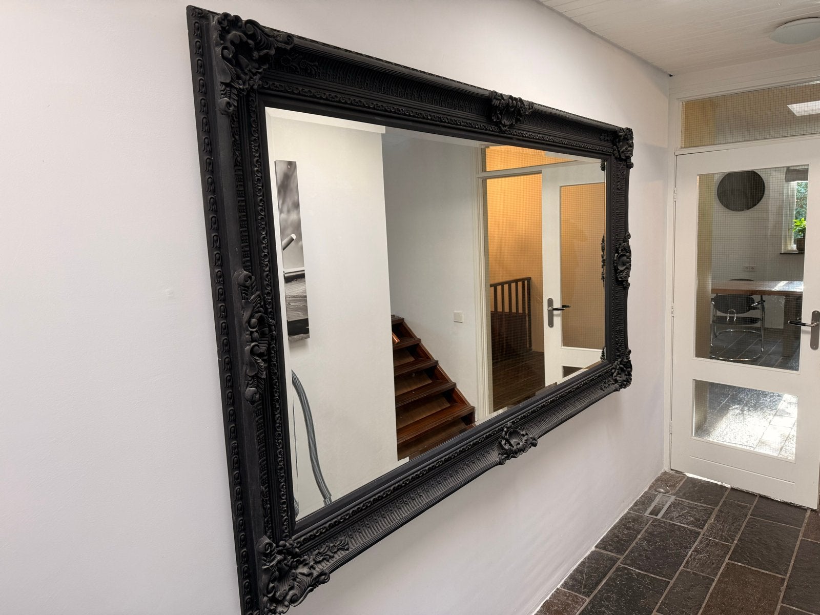 Grote spiegel met zwarte baroklijst (230x140 cm), Huis en Inrichting, Ophalen, 100 tot 150 cm, 125 cm of meer, Zo goed als nieuw
