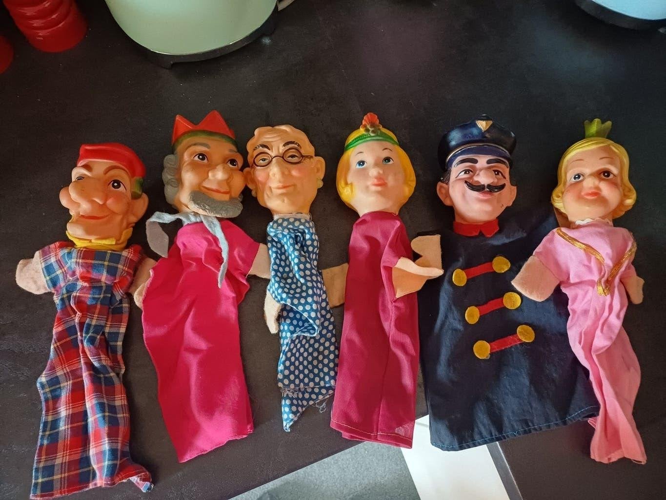 Leuke Vintage Poppenkast Poppen van Jan Klaassen en vrienden, Verzenden