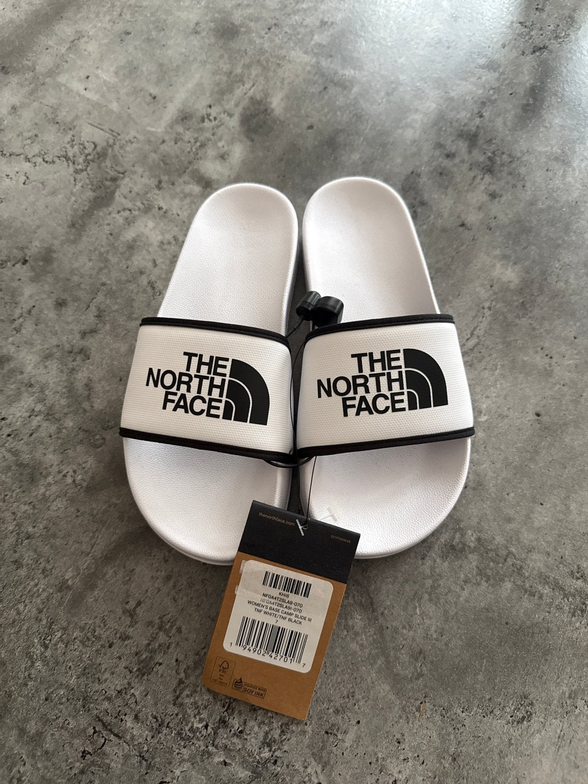 The North Face Base Camp Slide III Slippers - Maat 38, Ophalen of Verzenden, Nieuw, Wit, Slippers