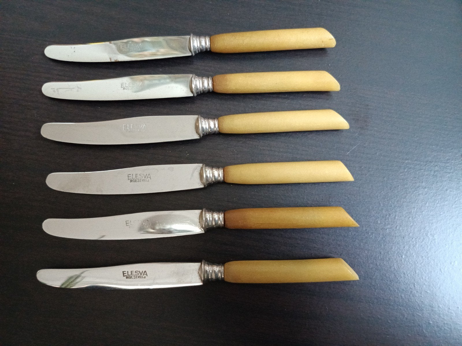 Set van 6 vintage ELESVA ROESTVRIJ messen met houten handvat, Antiek en Kunst, Antiek | Bestek, Ophalen of Verzenden