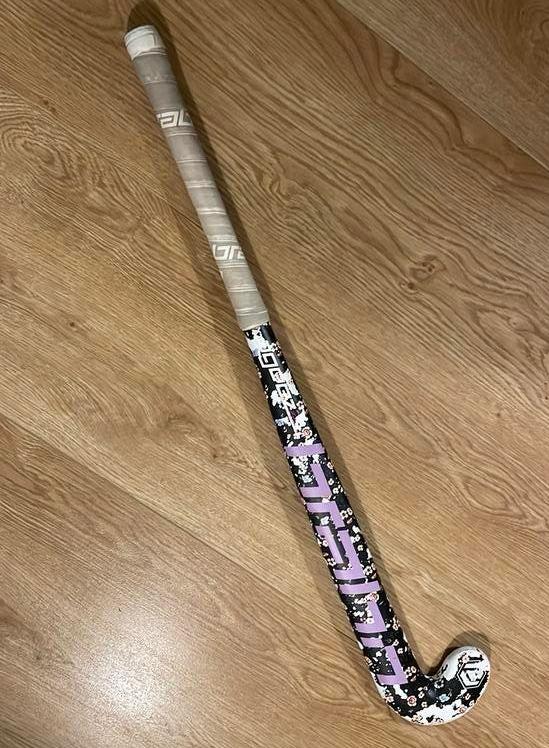 Brabo hockey stick in hele mooie staat 28 inch, Sport en Fitness, Hockey, Ophalen of Verzenden, Gebruikt, Stick