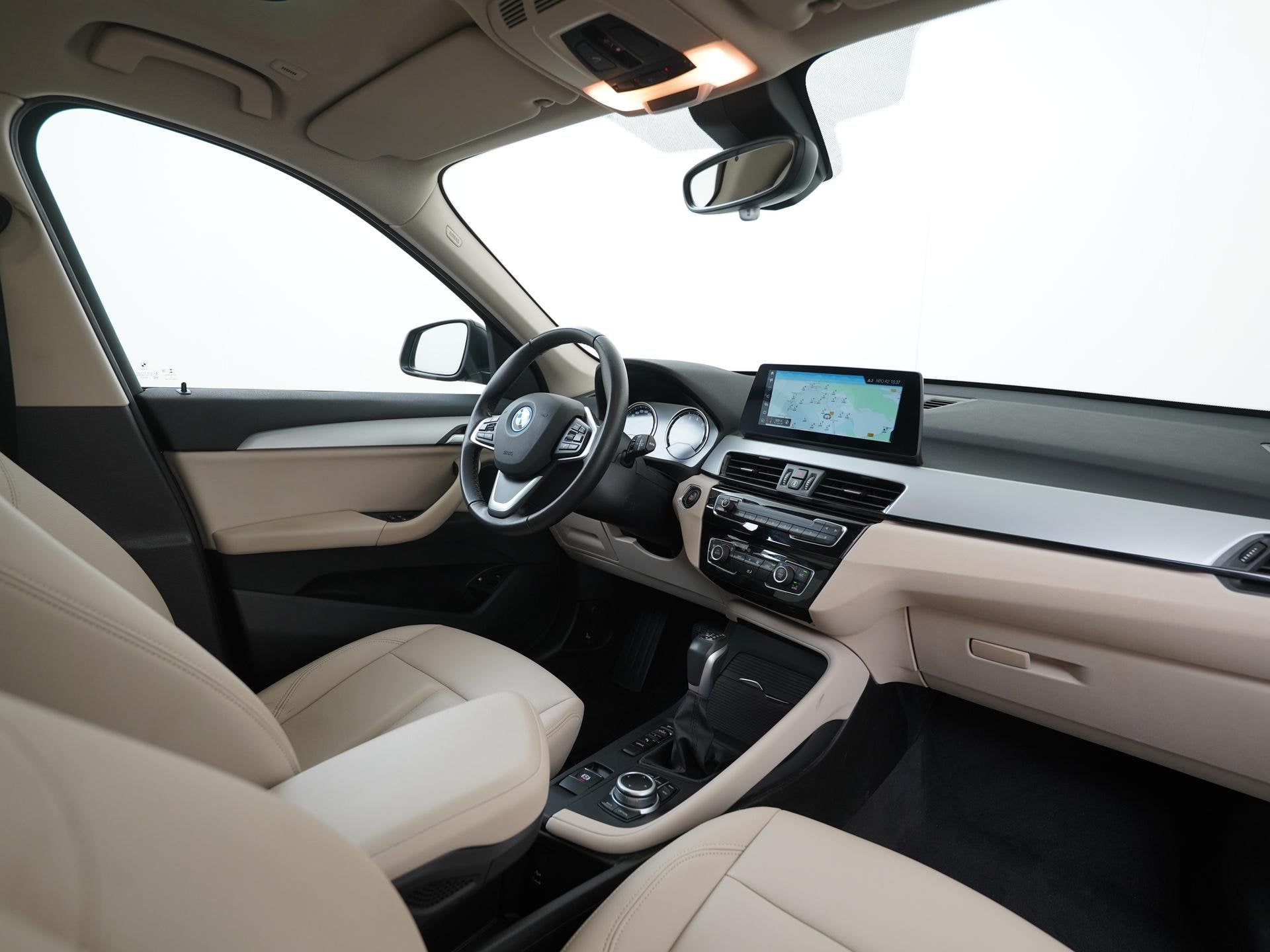 BMW X1 xDrive25e Executive | Panoramadak | Head-Up | Camera, Auto's, BMW, 12 maanden, Gebruikt, Zwart, Plug-in hybride