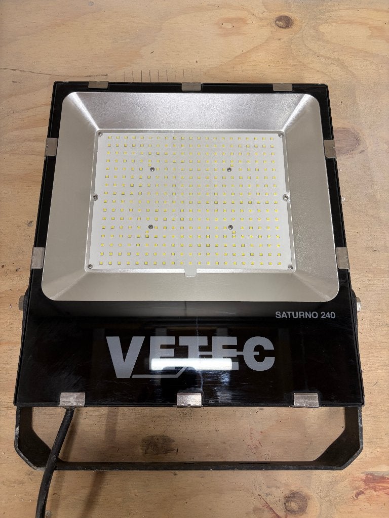 3x Vetec bouwlamp led 240 watt, Ophalen of Verzenden, Gebruikt, 200 tot 500 watt, Lamp