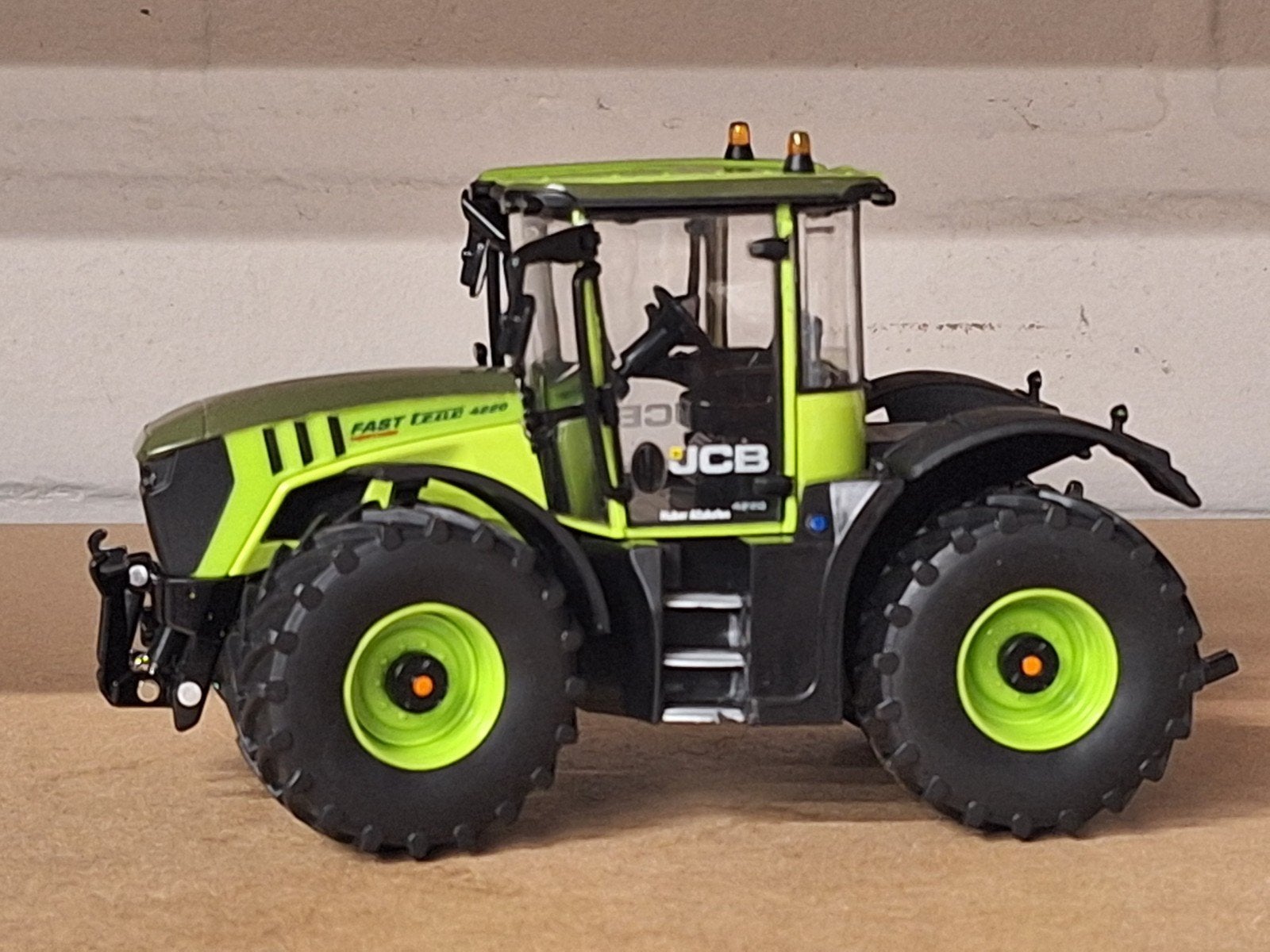 JCB Fastrac 4220 Profi 2022, Britains, Tractor of Landbouw, Britains, Ophalen of Verzenden