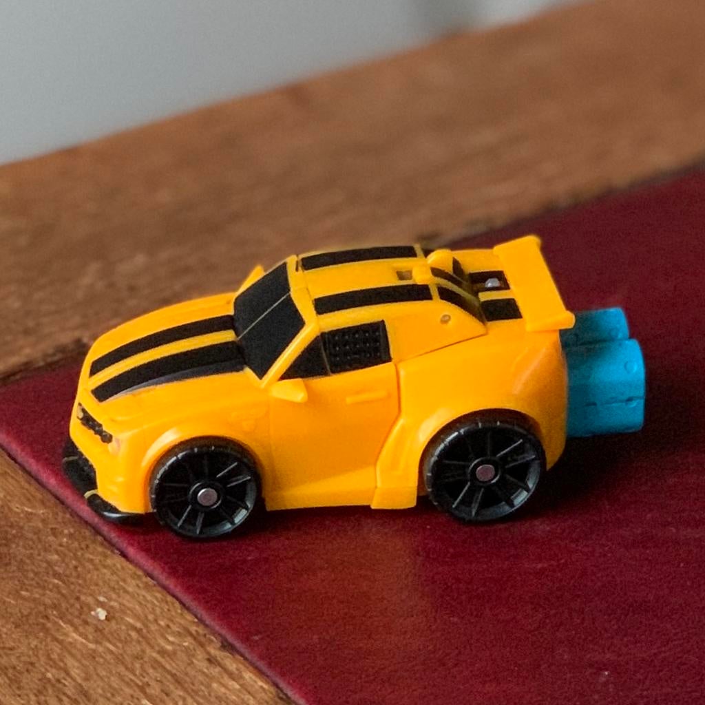 Transformer Bumblebee speelgoedauto plastic 10cm, Overige generaties, Ophalen of Verzenden, Gebruikt, Autobots