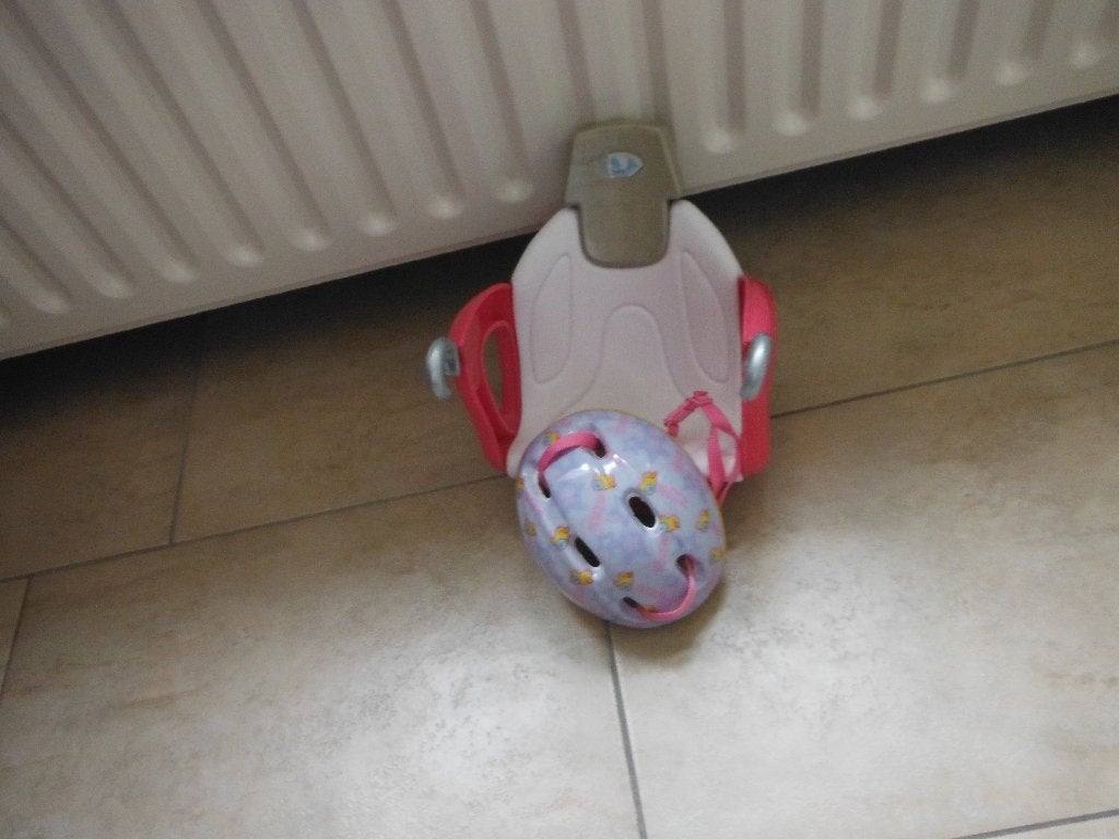 baby born fietsstoeltje met helm, Ophalen, Gebruikt, Babypop