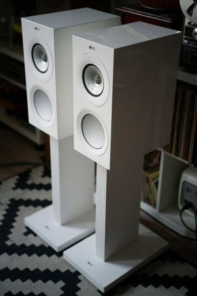KEF R3 Meta met S3 stands inc. doosjes en org. toebehoren