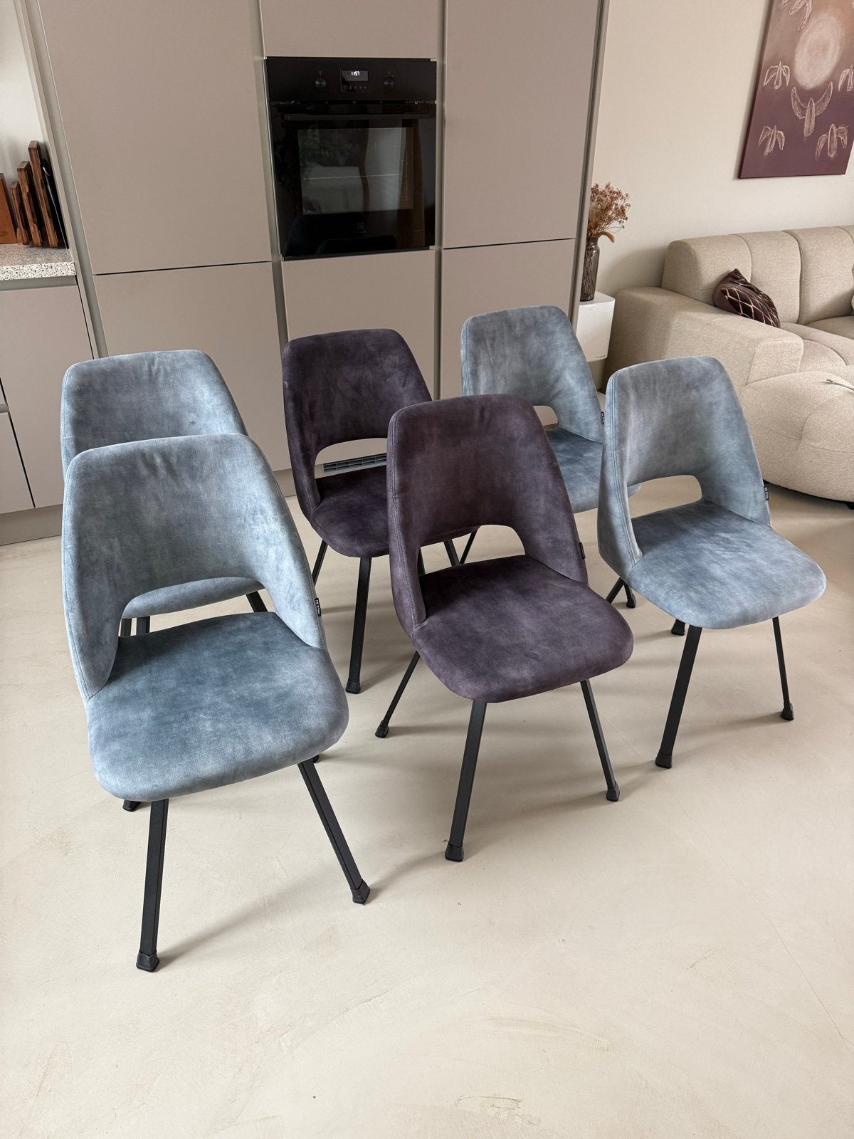 6 eetkamerstoelen: 4 blauw, 2 grijs, Ophalen, Blauw, Zo goed als nieuw, Vijf, Zes of meer stoelen