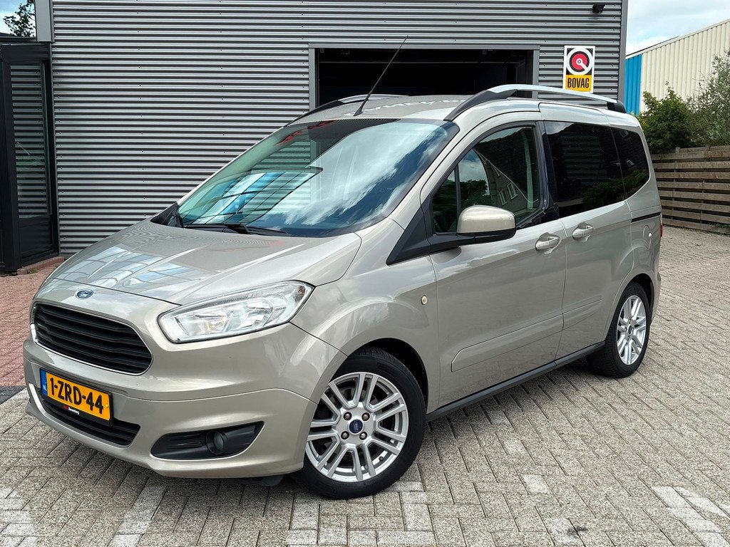 Ford Tourneo Courier 1.0 Titanium Stoelverwarming, Garantie, Auto's, Voorwielaandrijving, Euro 5, Gebruikt, Zwart