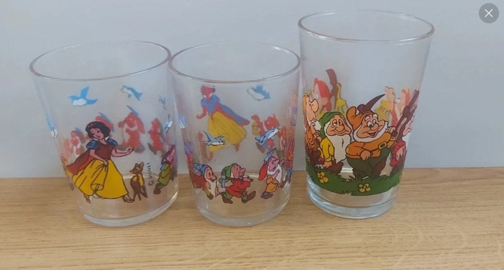 Disney drinkglazen sneeuwwitje en de 7 dwergen, Ophalen of Verzenden, Sneeuwwitje of Doornroosje, Zo goed als nieuw, Servies