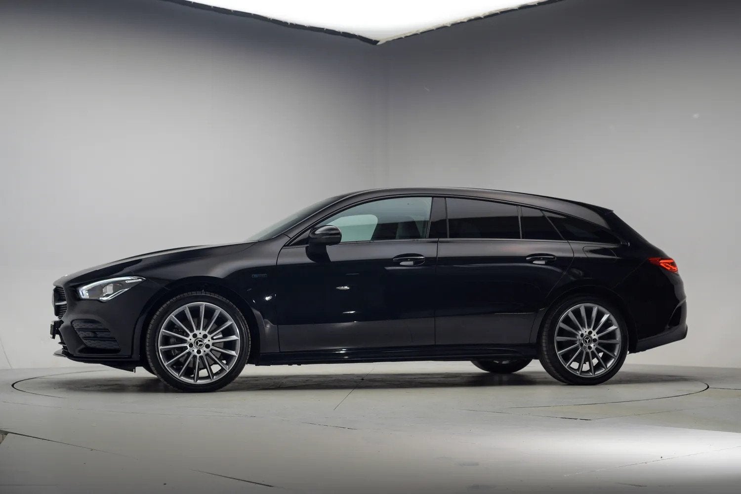 Mercedes-Benz CLA-Klasse 250 e Premium Plus AMG [ Nightpakke, Auto's, Automaat, CLA, Gebruikt, 4 cilinders