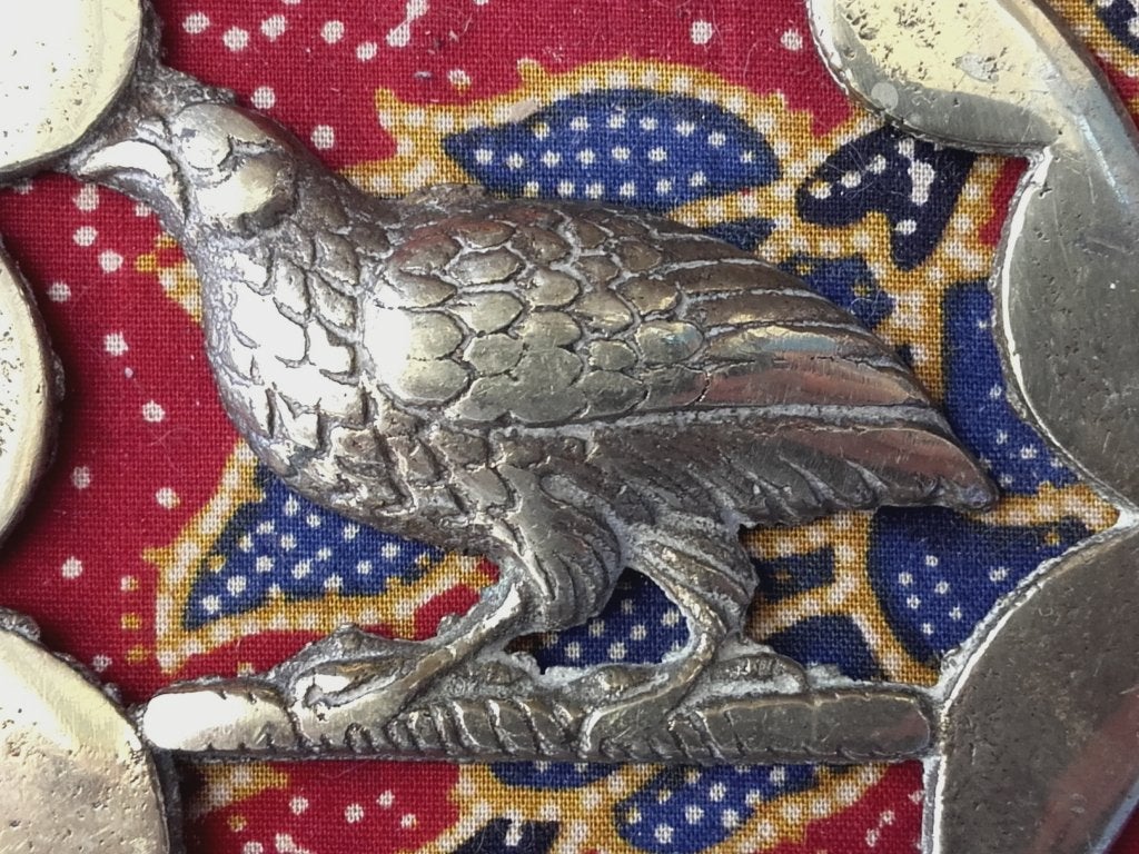 Antiek kleppermannetje uit Engeland met een kwartel 9,8 cm., Ophalen of Verzenden, Koper