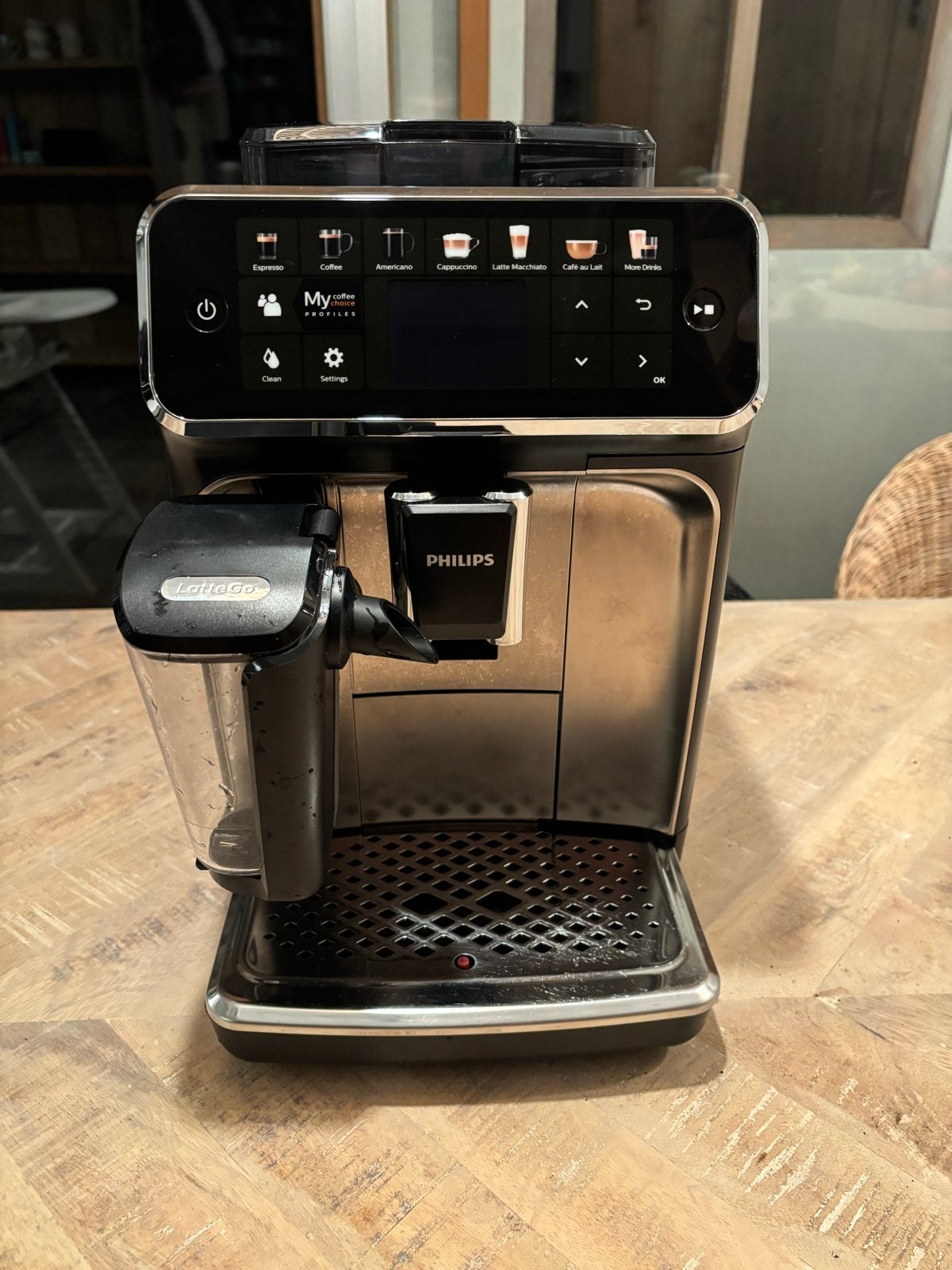 Philips LatteGo 5400 Volautomatische Espressomachine, Witgoed en Apparatuur, Ophalen, Zo goed als nieuw, Koffiemachine, Koffiebonen