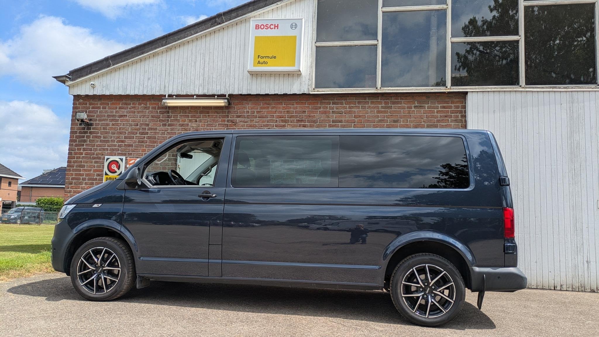 Volkswagen Transporter 2.0 TDI L2H1 DC - Aut. - Camera -, Stof, Gebruikt, 4 cilinders, 2450 kg
