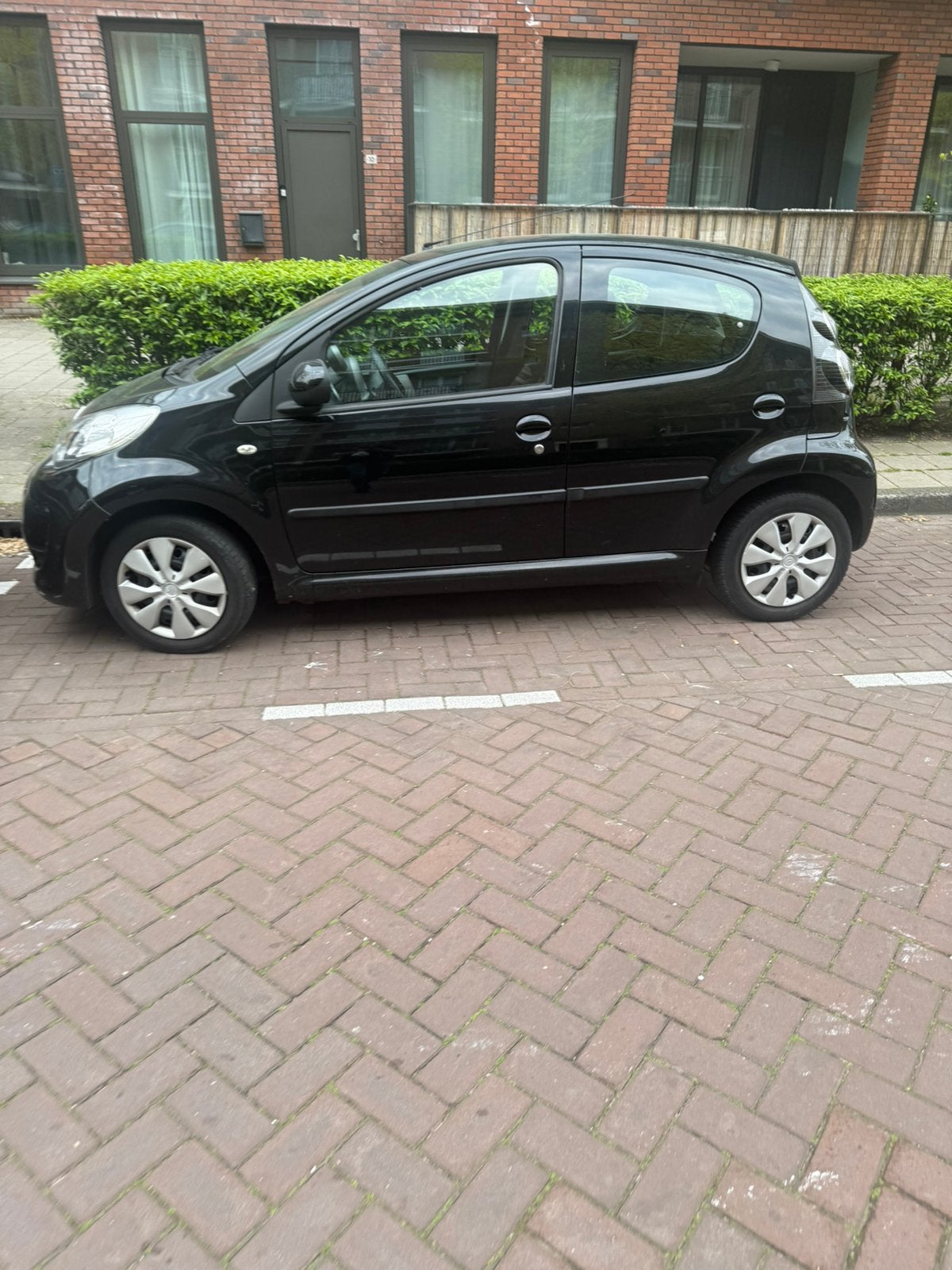 Citroën C1 1.0 5-DRS 2010 Zwart, Voorwielaandrijving, Stof, 4 stoelen, C1