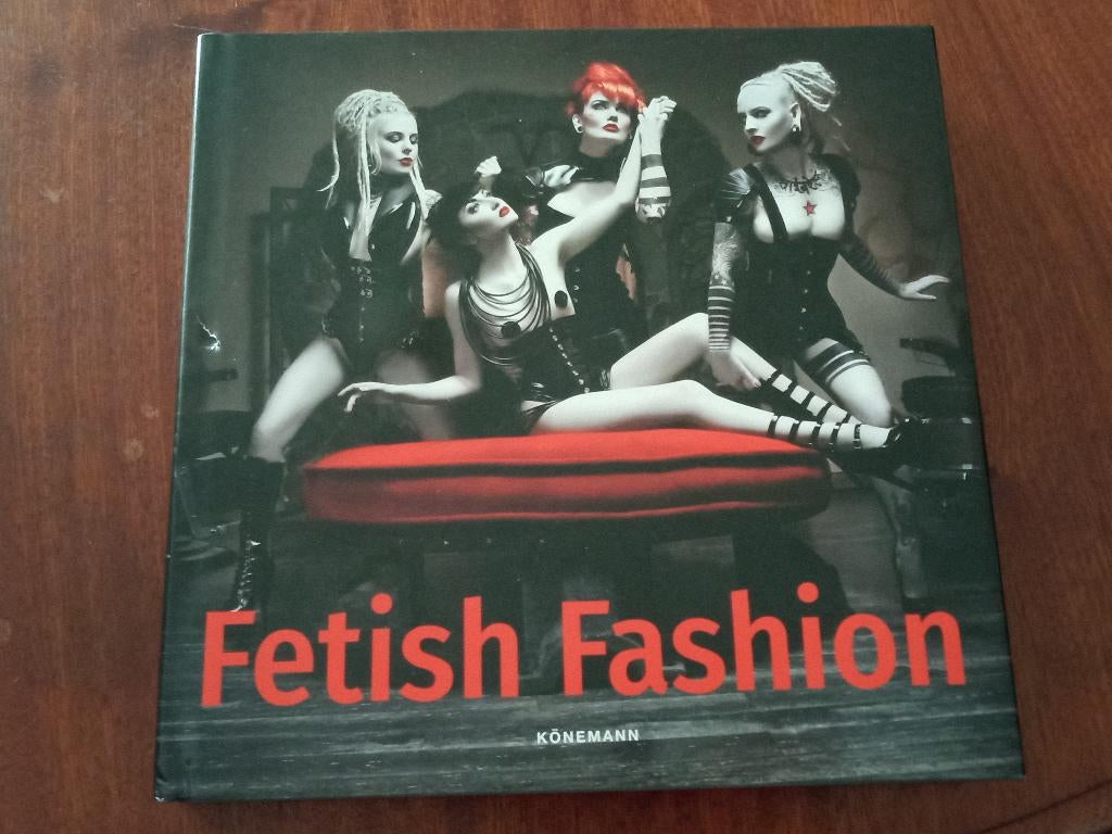 Fetish Fashion by Könemann, Fotografen, Diverse, Ophalen of Verzenden, Zo goed als nieuw