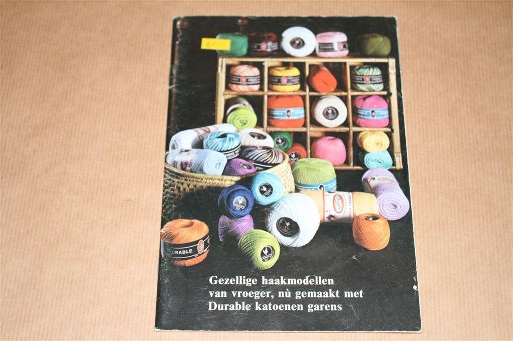 Gezellige haakmodellen van vroeger, Durable katoenen..., Ophalen of Verzenden, Gelezen, Overige onderwerpen