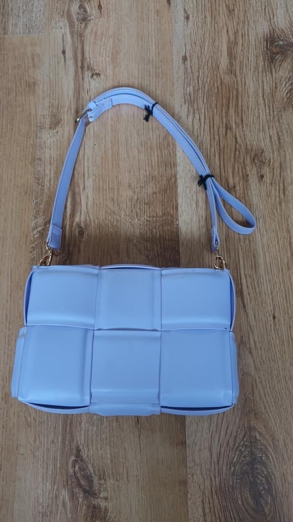 Light purple Woven Shoulder Bag – Adjustable Strap, Sieraden, Tassen en Uiterlijk, Ophalen, Zo goed als nieuw, Overige merken
