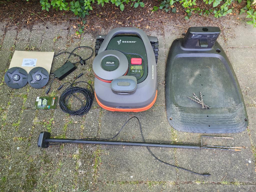 Navimow H800 robot grasmaaier, Tuin en Terras, Robotmaaiers, Zo goed als nieuw, 20 tot 25 cm, Met regensensor, Bestuurbaar via app