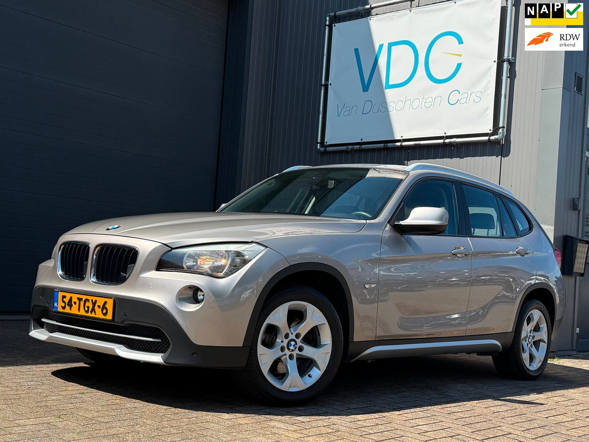 BMW X1 SDrive20i Business | 184 PK | Navigatie, Auto's, BMW, X1, Euro 5, Zwart, 4 cilinders