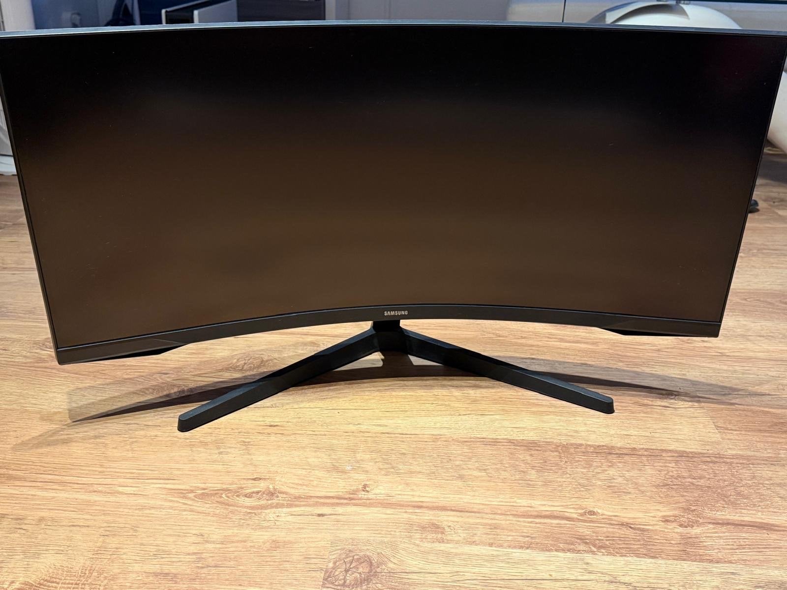 Samsung 34" Odyssey G5 Ultrawide Gaming Monitor 165Hz 1ms, HDMI, Curved, VA, Zo goed als nieuw