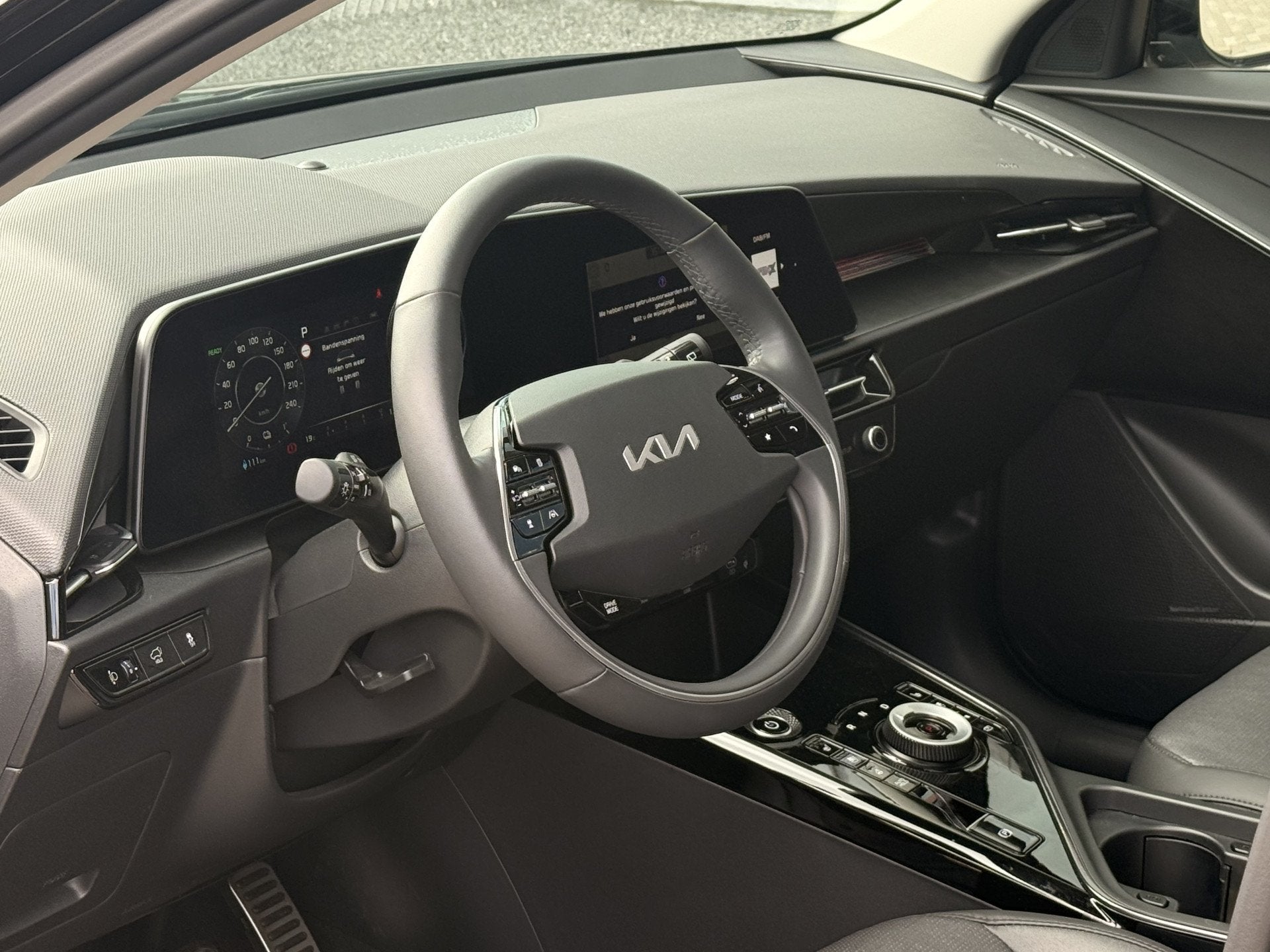 Kia Niro EV ExecutiveLine 64.8kWh | Schuifdak | Warmtepomp, Gebruikt, 750 kg, Adaptive Cruise Control, Zwart