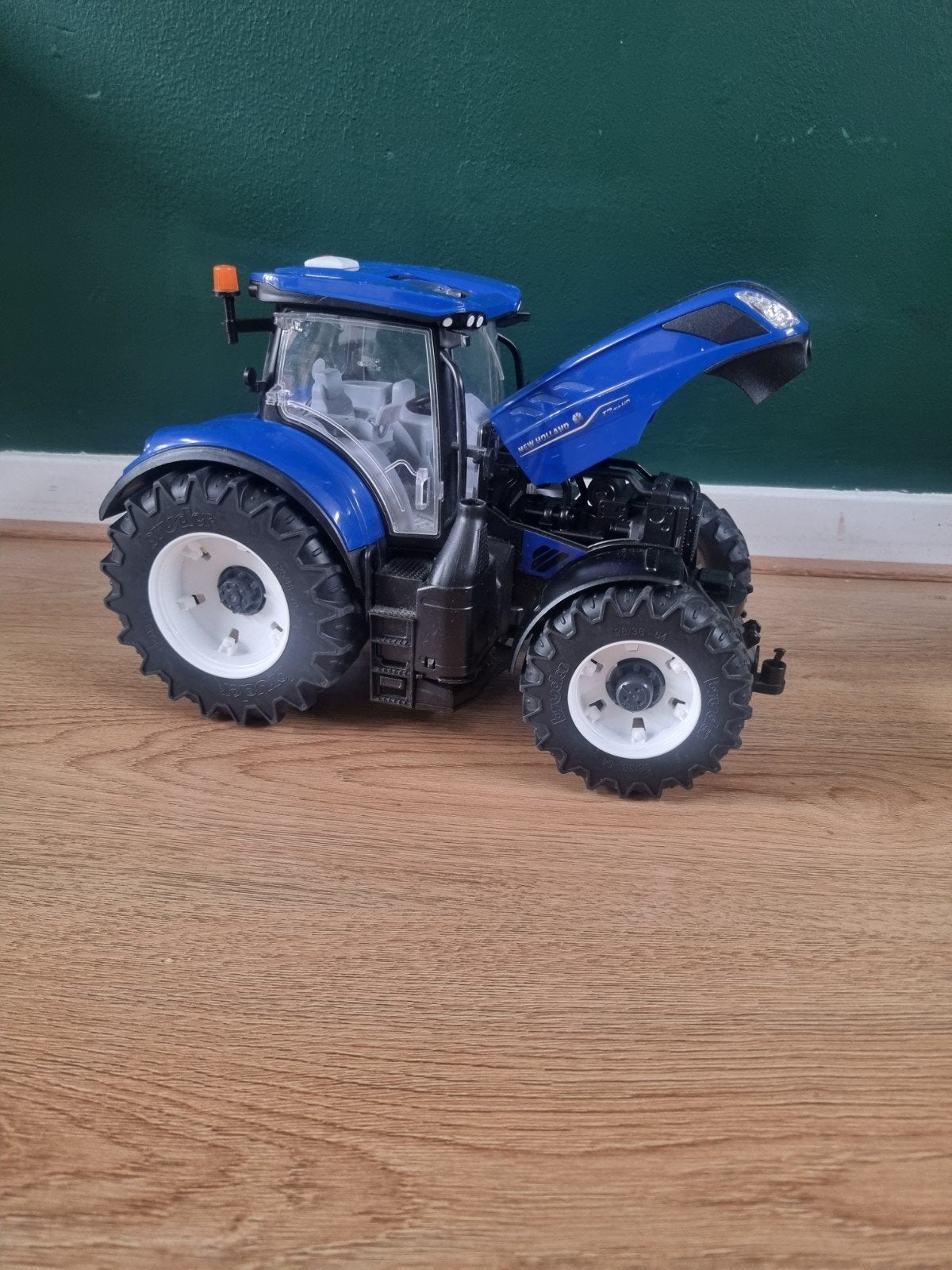 Bruder New Holland T7.315 tractor, Ophalen, Gebruikt