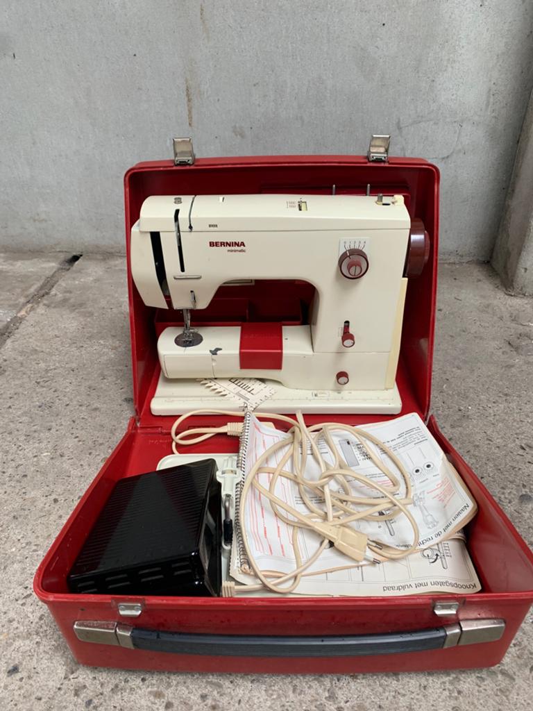 BERNINA 807 NAAIMACHINE, Ophalen of Verzenden, Zo goed als nieuw, Naaimachine, Bernina
