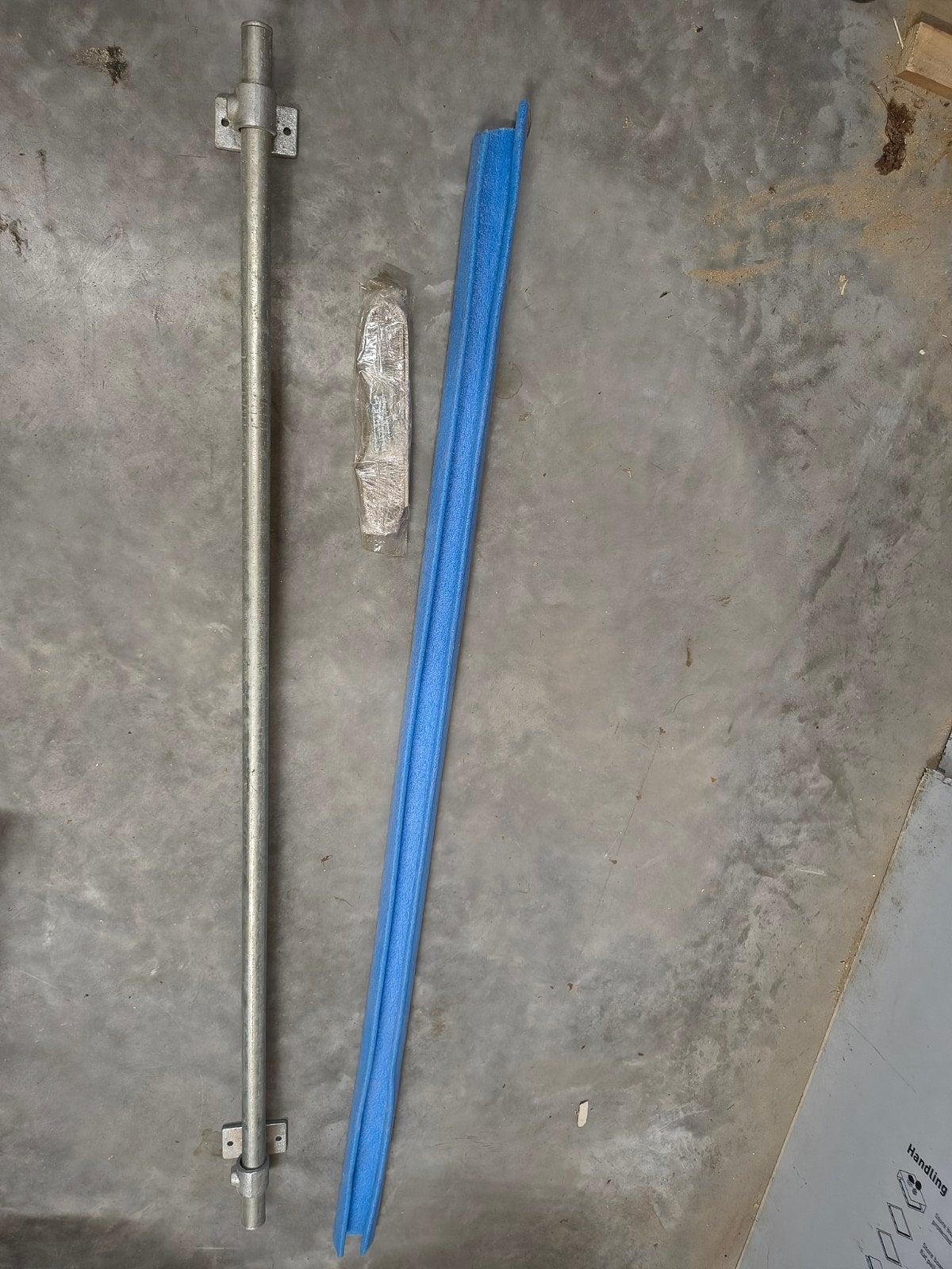 Nieuwe ladder bevestigingsrail van staal met 2 RVS haken, Ophalen, Nieuw