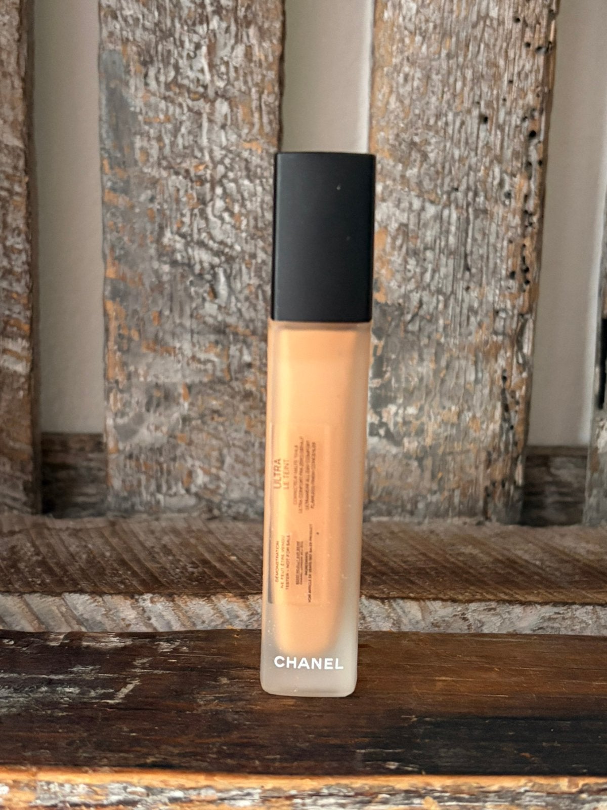 Chanel Ultra Le Teint Concealer B50, Ophalen of Verzenden, Zo goed als nieuw, Beige, Gehele gezicht