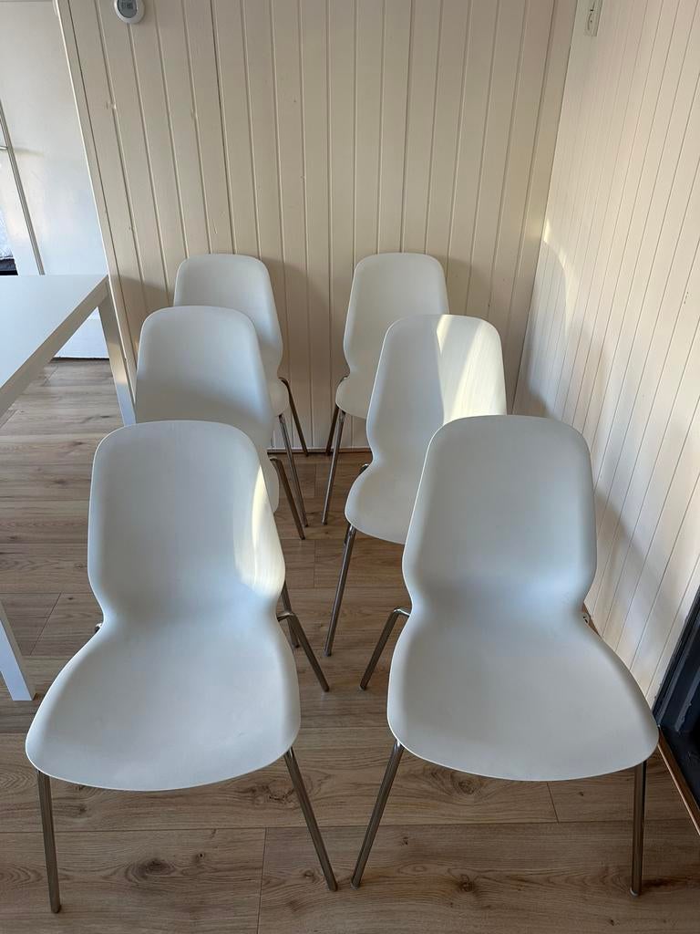 6x IKEA witte stoelen LEIFARNE met BRORINGE onderstel, Ophalen, Zo goed als nieuw, Wit, Vijf, Zes of meer stoelen