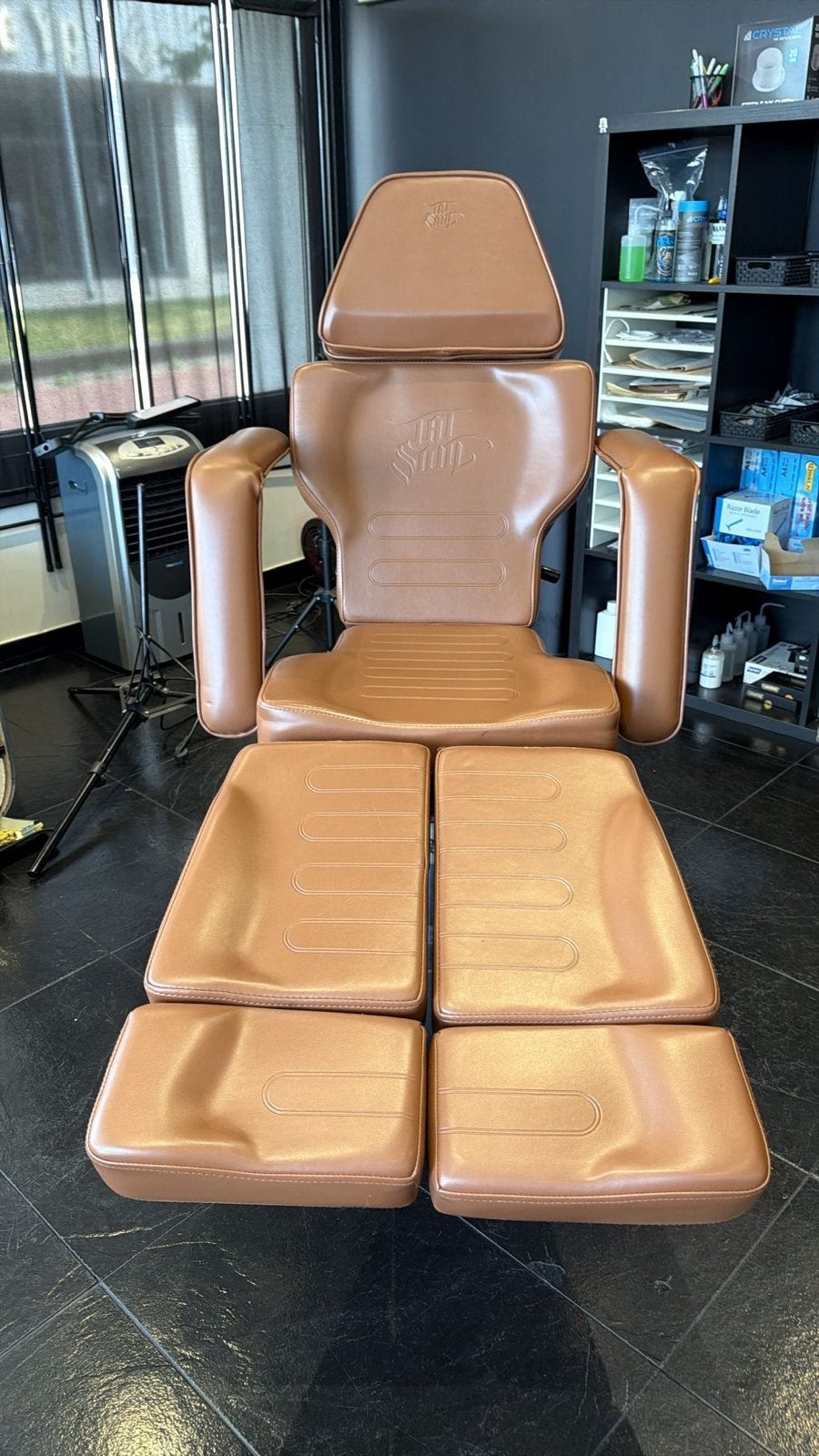 2x TatSoul Tattoo Stoelen - Professioneel en Comfortabel, Ophalen, Leer, Zo goed als nieuw, Drie