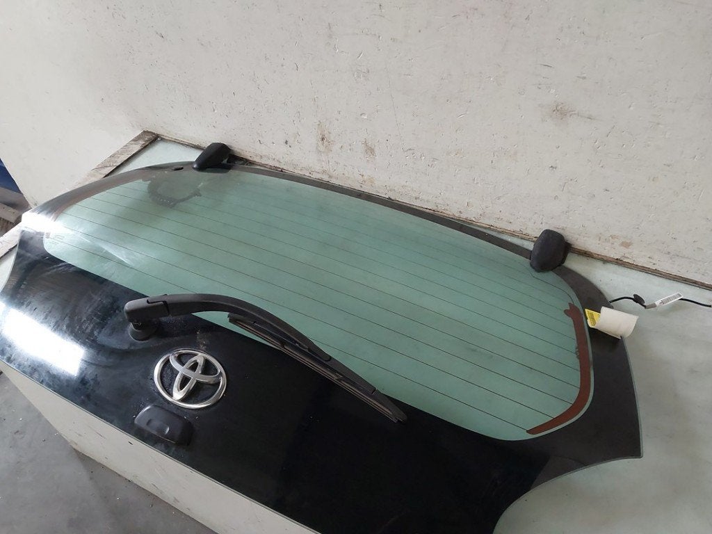 Achterklep Toyota Aygo (B10) (2005-07/2014-05) 681050H021, Gebruikt, Kundenbetreuung@toyota.de, Toyota-Allee 2, Köln 50858, , Duitsland