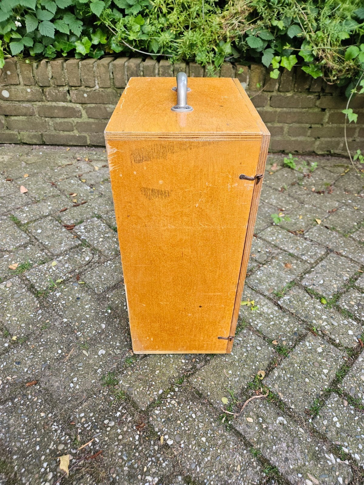 Vintage aardrijkskundestempels landen in houten kist, Ophalen