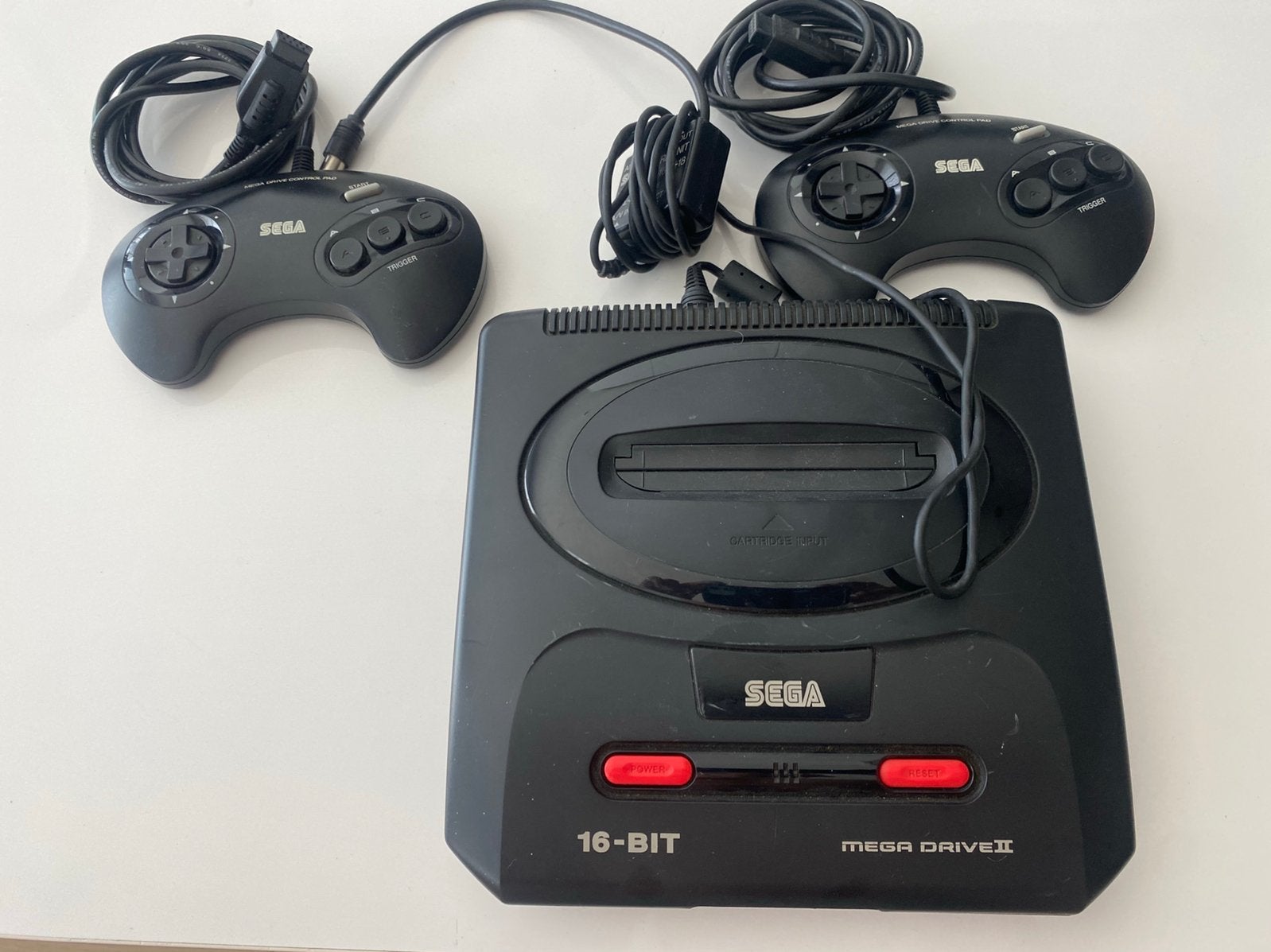 Sega 16 bit Mega drive ll, Spelcomputers en Games, Spelcomputers | Sega, Ophalen of Verzenden, Gebruikt, Met 2 controllers, Mega Drive