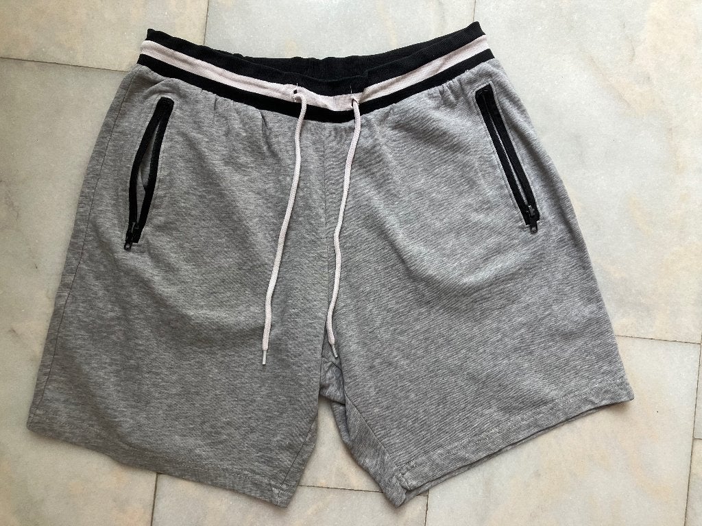 Grijze comfortabele korte broek maat M , Kleding | Heren, Maat 48/50 (M), Grijs, Gedragen, H&M Divided