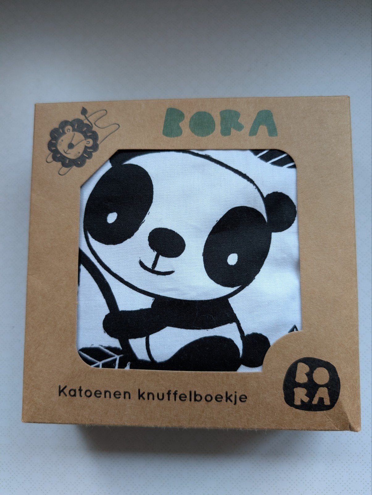 Knuffelboek Bora in de dierentuin, nieuw in doos, Non-fictie, Ophalen of Verzenden, Zo goed als nieuw, Deborah van de Leijgraaf