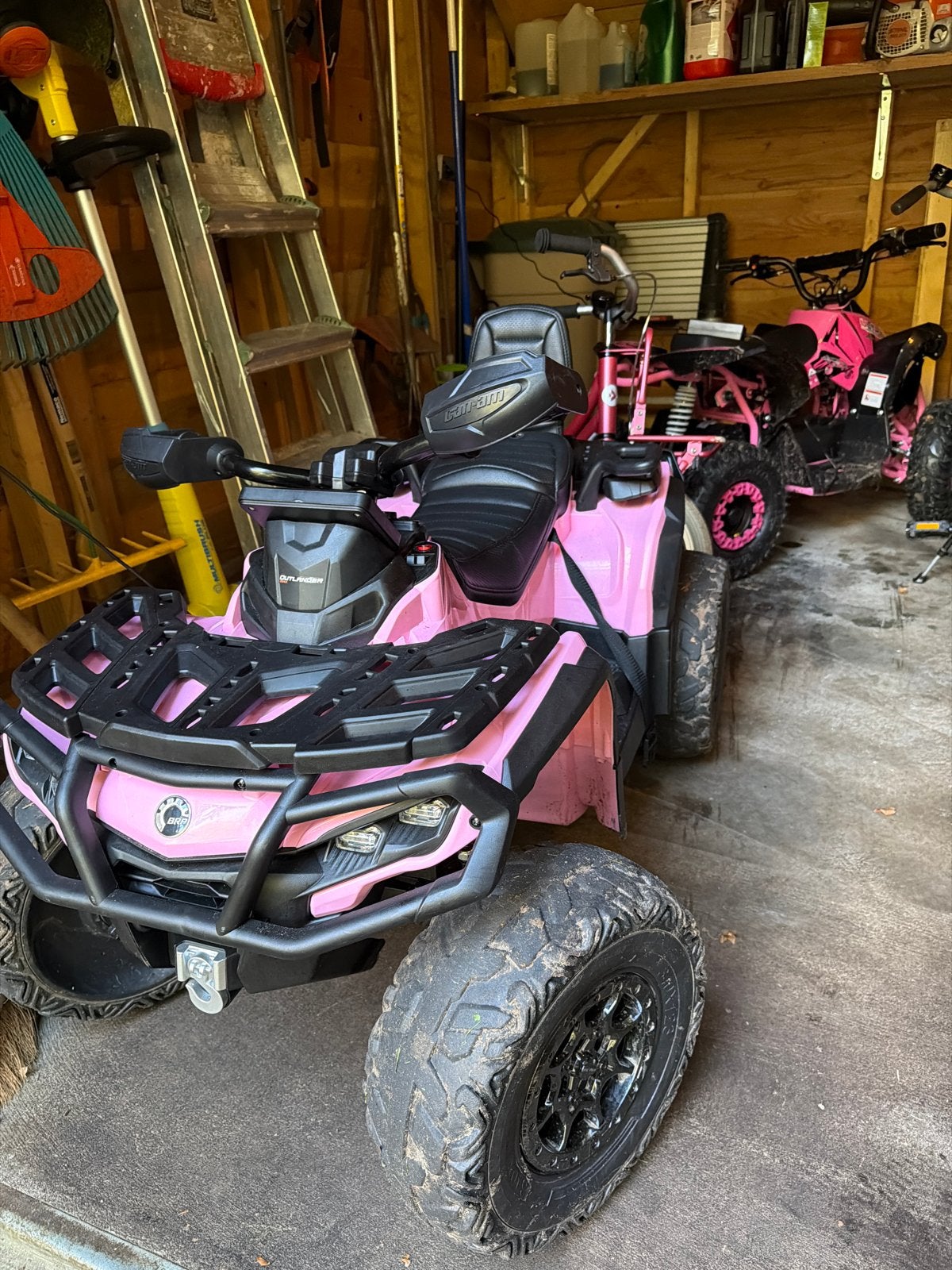 Roze 2-persoons kinderquad met accu en lader, Gebruikt