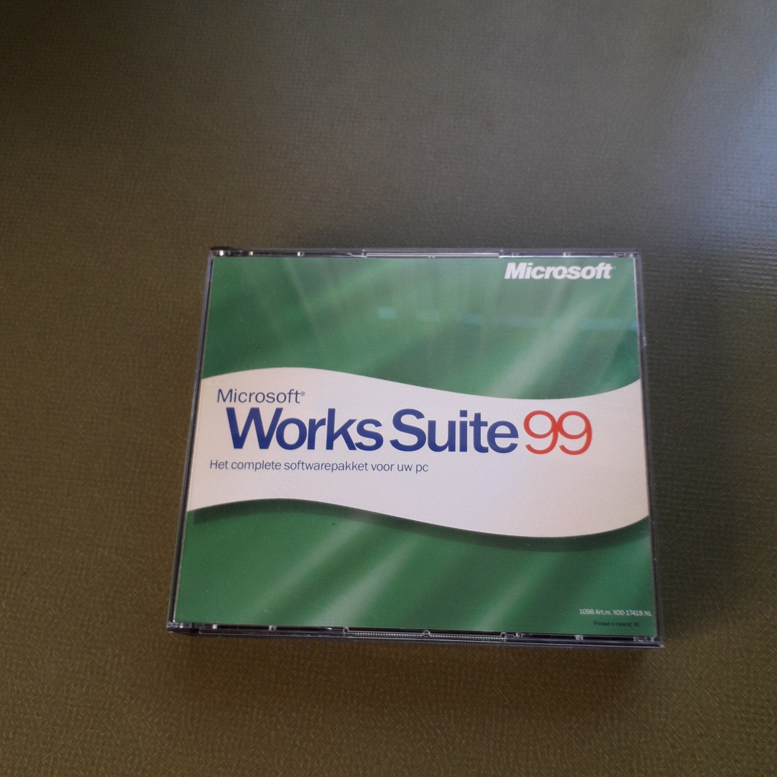 Microsoft Works Suite 99 - Complete Softwarepakket, Computers en Software, Ophalen