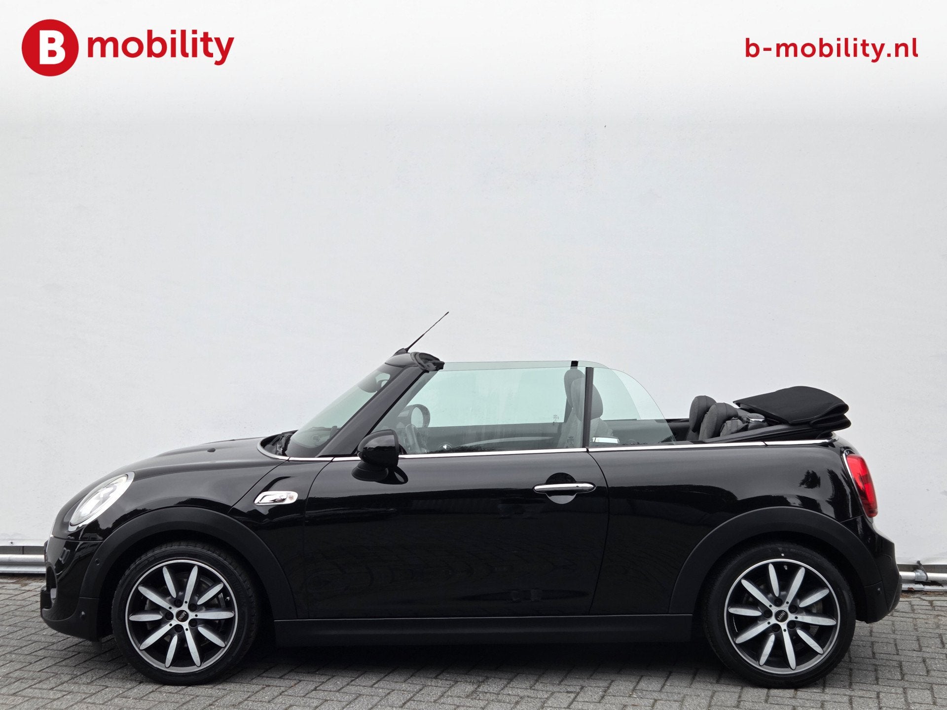 MINI Cabrio 2.0 Cooper S Chili Serious Business Head-Up Harm, 1998 cc, Gebruikt, Cabriolet, 4 stoelen