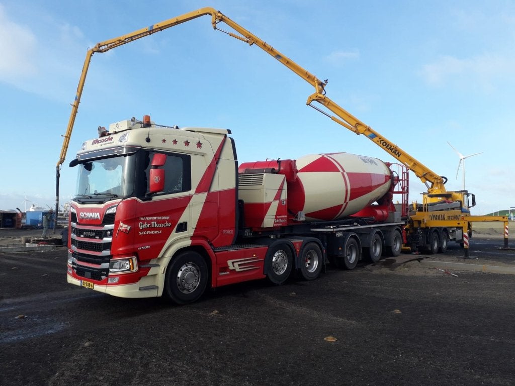 Reserveren: Scania met mixertrailer | Gebr. Mussche, Ophalen of Verzenden, Nieuw, Bus of Vrachtwagen, Tekno