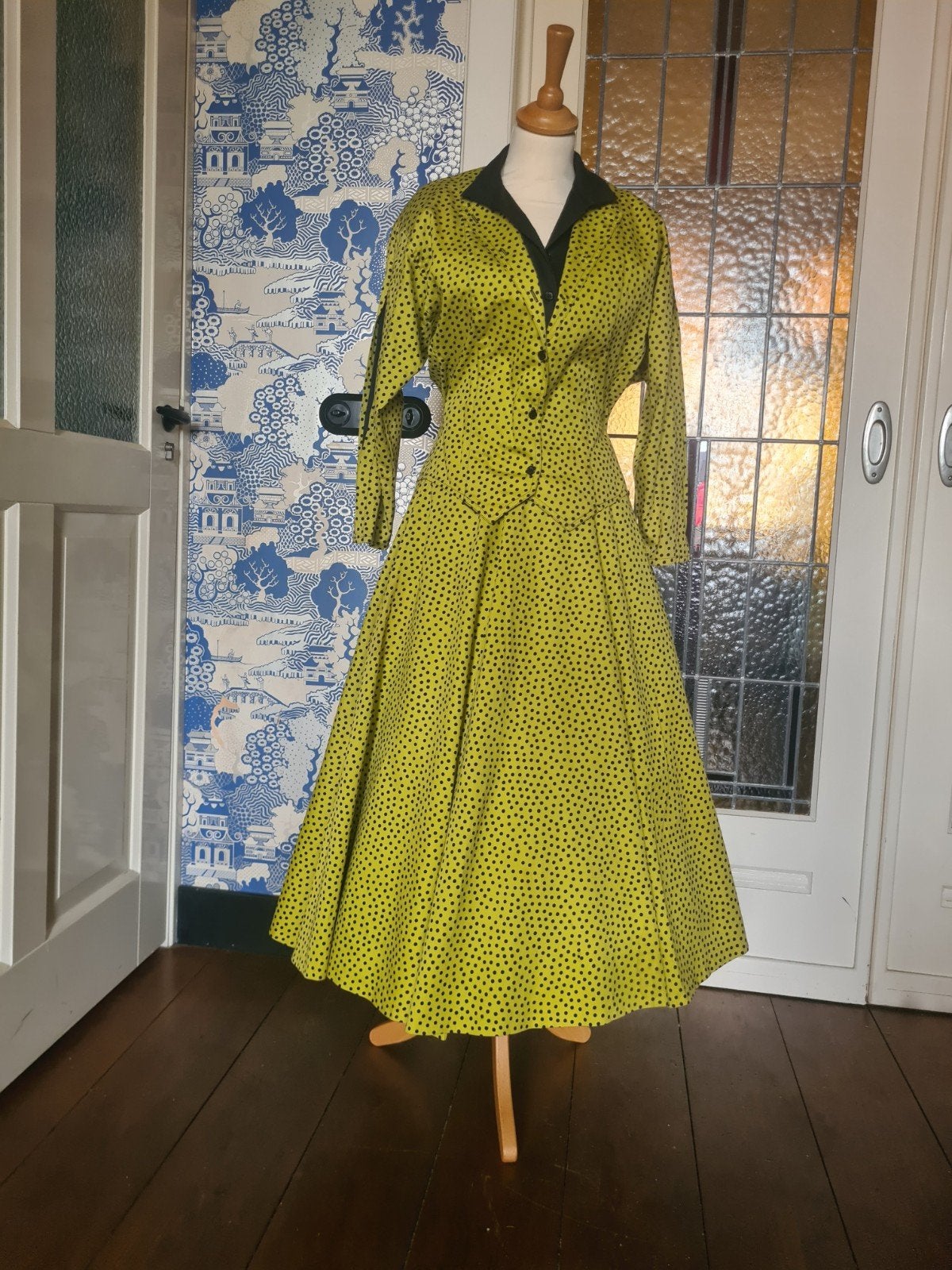 Vintage 50 set geel/zwarte polkadot Jean Louis Marie set, Kleding | Dames, Ophalen of Verzenden, Zwart, Trouwjurk
