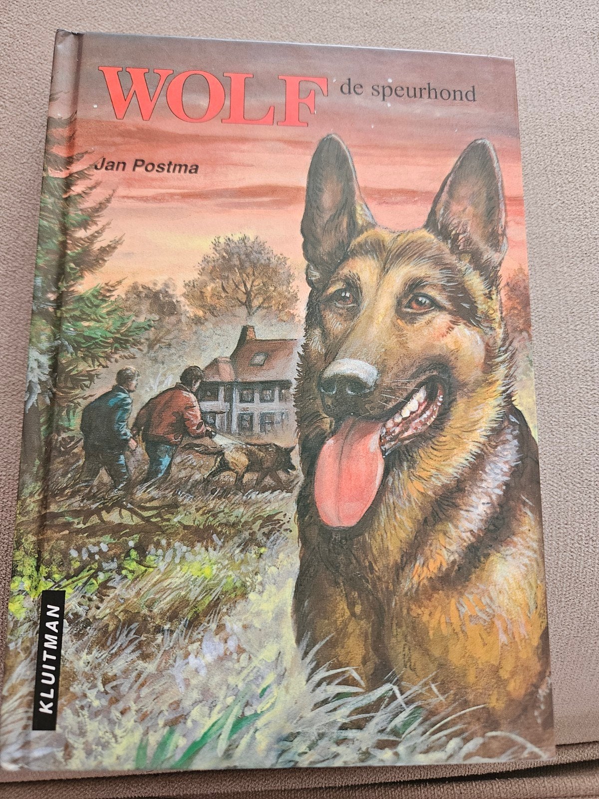 Wolf de speurhond - Jan Postma - Kluiman, Boeken, Ophalen of Verzenden, Gelezen, Jan Postma, Fictie algemeen