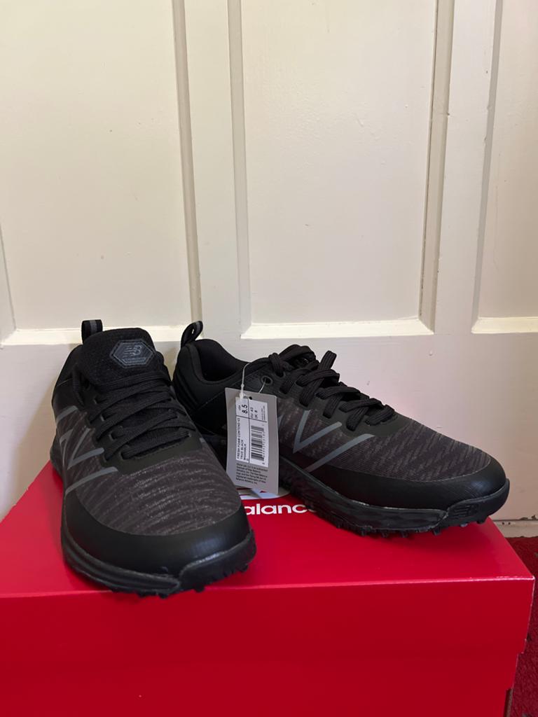 New Balance Fresh Foam X More Trail v3 - Zwart mt 42, Sport en Fitness, Golf, Ophalen of Verzenden, Nieuw, Schoenen, Overige merken