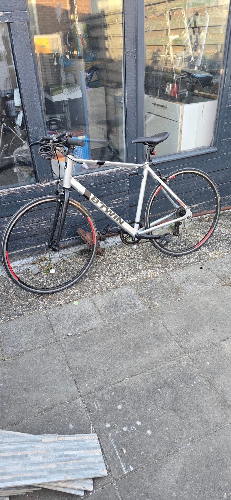 Btwin Sportfiets - Ideaal voor de sportieve fietser, Overige merken, 28 inch, Gebruikt, 10 tot 15 versnellingen