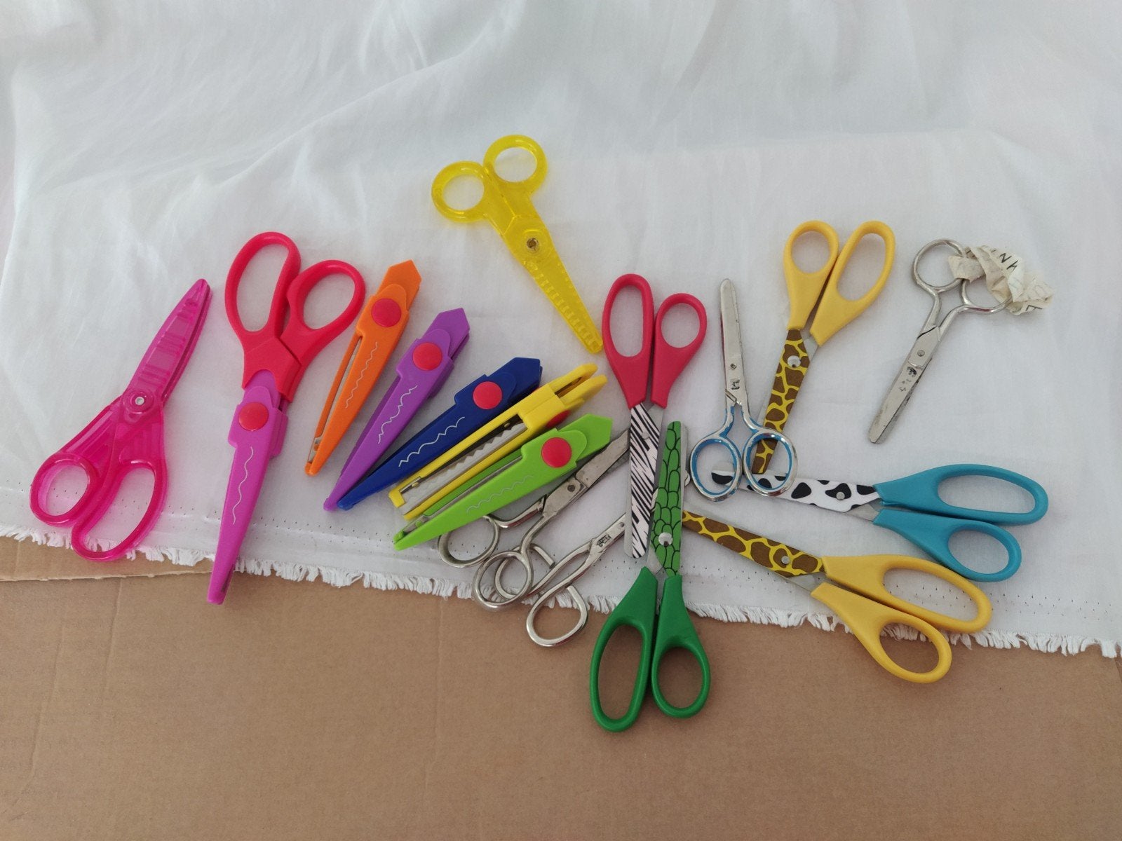 Knutselset met diverse scharen, Gebruikt, Meerkleurig, Ophalen of Verzenden, Geschikt voor karton