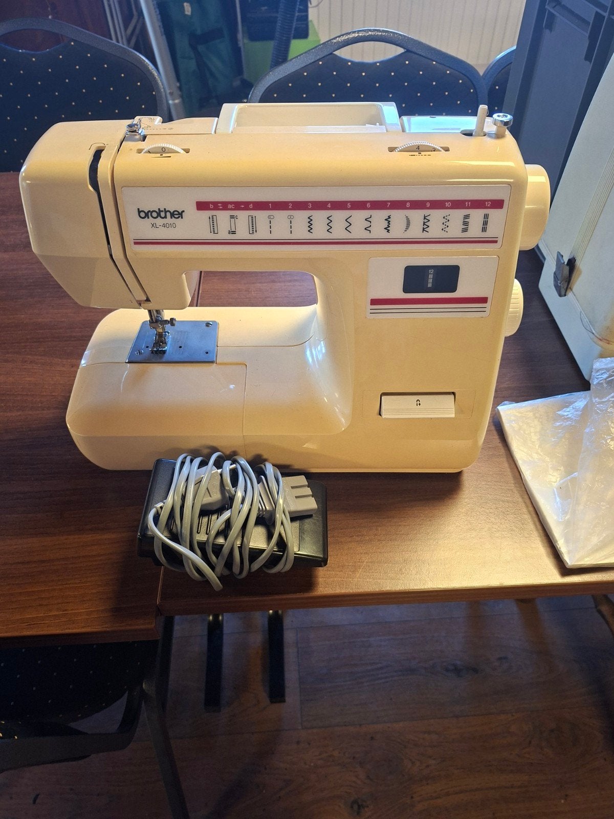Brother XL-4010 Naaimachine met handleiding, Ophalen of Verzenden, Gebruikt, Naaimachine, Brother