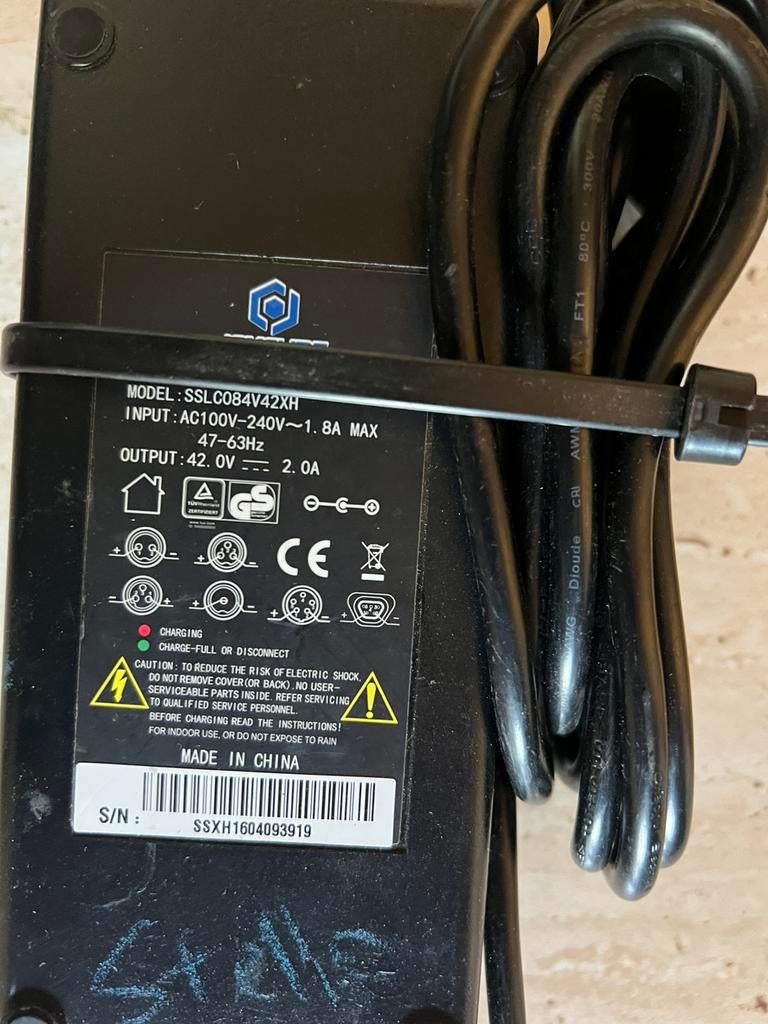 Oplader stella fiets, Fietsen en Brommers, Fietsaccessoires | Fietsaccu's, Verzenden, Zo goed als nieuw